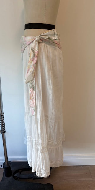 Floral Pleated Side Stash