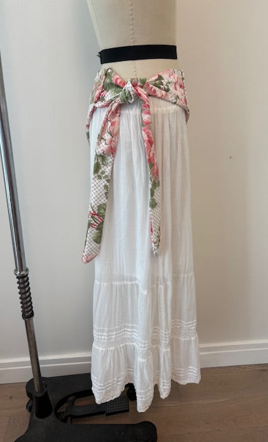 Side Stash with Inner Pocket in Rose Trellis Print